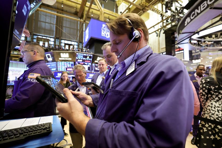 Imagen muestra un día de sesión bursátil en la Bolsa de Nueva York.