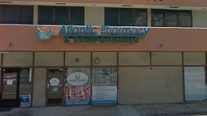 El local de Atlantic Pharmacy and Compounding, en Pompano Beach, propiedad del farmacéutico Serge Francois, acusado a 17 años de cárcel por fraude, aparece reportado en Google como cerrado permanentemente.