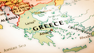 Incendio de un ferri en Grecia deja 11 muertos, según nuevo balance