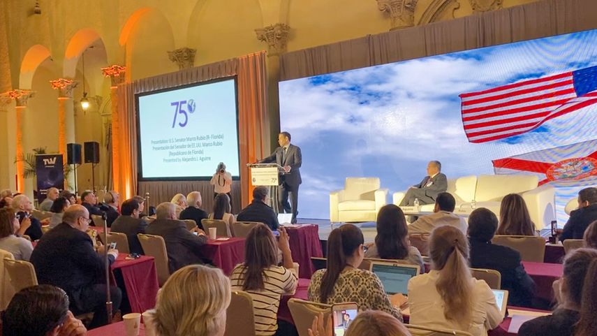 El senador Marco Rubio asistió a la jornada final de la Asamblea General de la SIP, en la ciudad de Coral Gables.&nbsp;