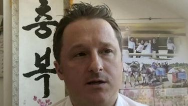 Spavor fue detenido en diciembre de 2018 junto a su compatriota Michael Kovrig, en lo que Canadá considera como una medida de represalia por el arresto unos días antes en Vancouver de Meng Wanzhou, la directora financiera del gigante chino de las telecomunicaciones Huawei, a pedido de Estados Unidos.&nbsp;