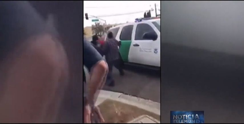 En el video se ve a una mujer jaloneada, mientras sus hijas gritan que no se lleven a su madre.