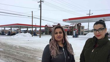 eeuu: mujeres detenidas por hablar espanol acuerdan demanda