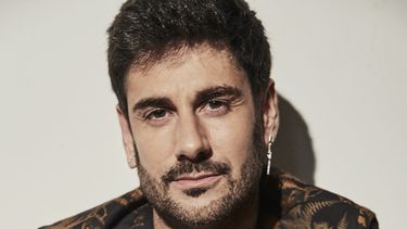 El cantautor español&nbsp;Melendi estrena el sencillo Likes y cicatrices.