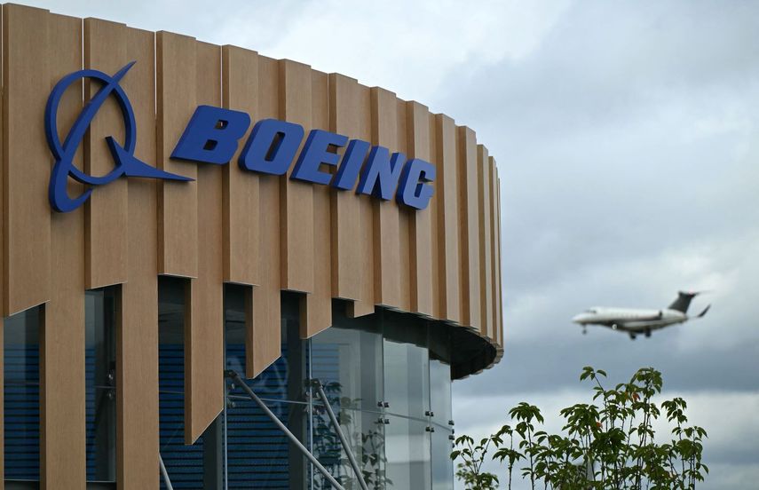 Logo de Boeing en una de sus grandes fábricas.&nbsp;