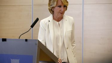 Esperanza&nbsp;Aguirre, histórica dirigente del Partido Popular, durante la declaración pública en la que ha anunciado su dimisión.