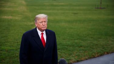 El presidente Donald&nbsp;Trump responde preguntas de los periodistas en la Casa Blanca.