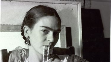 Fotografía de la artista Frida Kahlo.