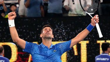El serbio Novak Djokovic celebra el pase a la final del Abierto de Australia tras derrotar al estadounidense Tommy Paul en semifinales, en Melbourne, Australia, el 27 de enero de 2023.&nbsp;