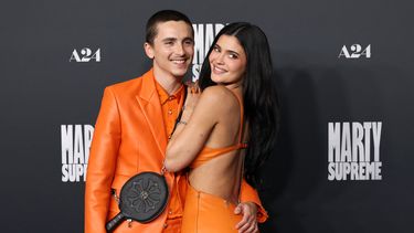 Timothée Chalamet y Kylie Jenner asisten al estreno en Los Ángeles de Marty Supreme de A24 en el Teatro Samuel Goldwyn el 8 de diciembre de 2025 en Beverly Hills, California.