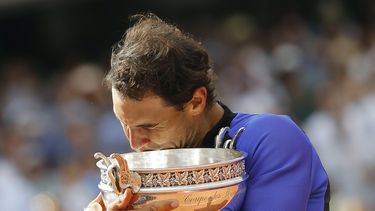 Nadal &nbsp;ganó en París por tercera vez en su carrera sin ceder un set, tras haberlo hecho en 2008 y 2010.