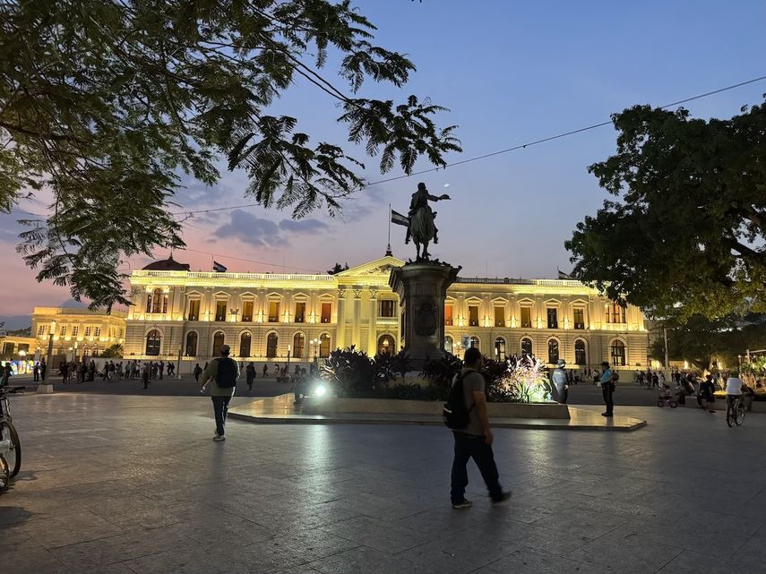 Casco histórico de San Salvador, revitalizado para el turismo.