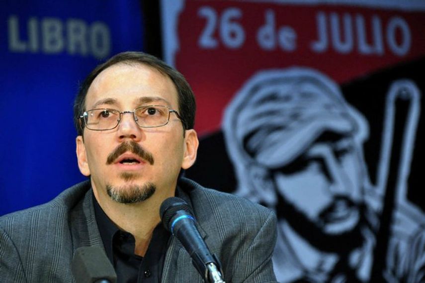 Es un dislate asumir que Alejandro por ser el hijo de Raúl, y porque además es coronel, cuenta con el apoyo de los altos mandos militares; es como aceptar que Nicolae Ceausescu habría podido gobernar eternamente en Rumanía y, que además sería cívicamen