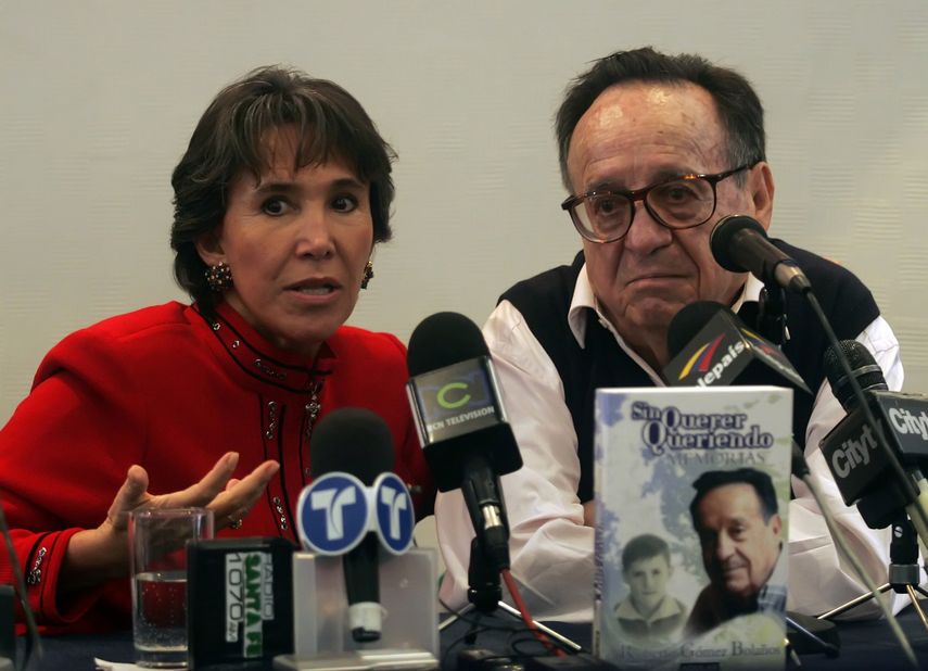 La viuda de Roberto Gómez Bolaños, Florinda Meza, y el actor, escritor y productor.&nbsp;