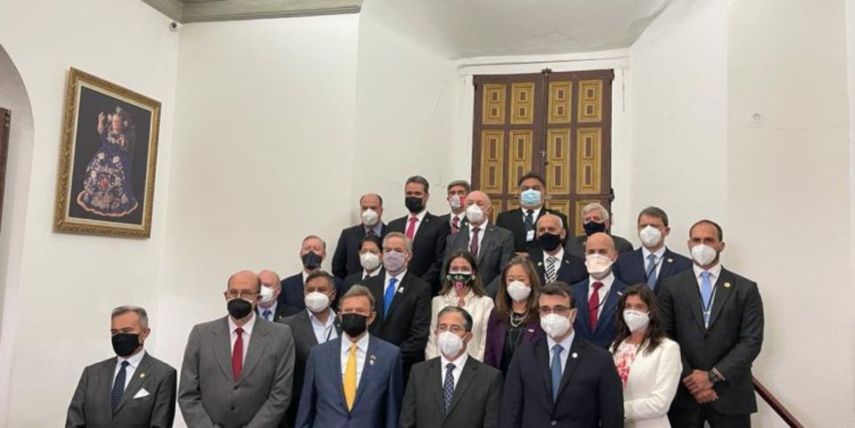 El comisionado presidencial para Relaciones Exteriores de Venezuela, Julio Borges, asistió a una cumbre de cancilleres de la región, en Ecuador.