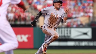 Con este triunfo, el equipo de Don Mattingly dejó su marca en 22-39 esta temporada.