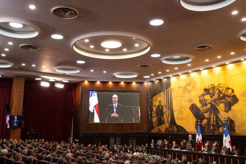 El presidente de República Dominicana, Luis Abinader, habla durante su discurso de rendición de cuentas ante la Asamblea Nacional, coincidiendo con el Día de la Independencia Nacional este viernes, en Santo Domingo (República Dominicana).
