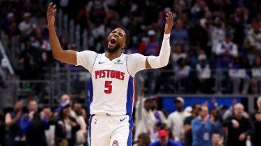 Malik Beasley #5 de los Detroit Pistons reacciona en el cuarto partido de la primera ronda de los playoffs de la NBA de la Conferencia Este contra los New York Knicks en el Little Caesars Arena el 27 de abril de 2025 en Detroit, Michigan.&nbsp;