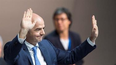 Infantino habla perfectamente inglés, francés, italiano, alemán y español. (EFE)