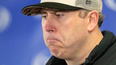 Arthur Smith, head coach de los Falcons de Atlanta, responde preguntas de los reporteros después de la derrota de su equipo por marcador de 37-17 frente a los Bears de Chicago, el domingo 31 de diciembre de 2023, en Chicago.