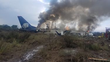 Así luce la aeronave de Aeroméxico que tuvo un percance en el Aeropuerto Guadalupe Victoria de Durango, escribió en Twitter el diario Reforma.