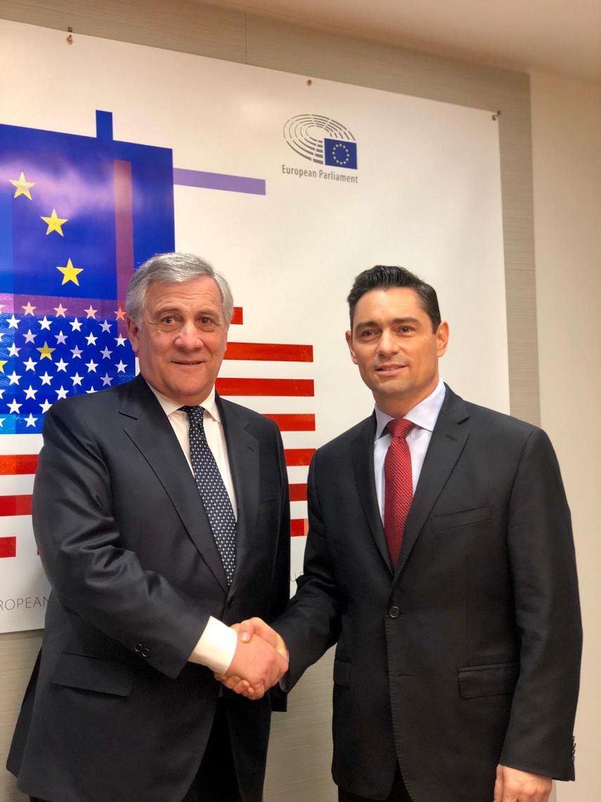 El embajador de Venezuela ante los Estados Unidos, Carlos Vecchio, se reunió este miércoles con el Presidente del Parlamento Europeo, Antonio Tajani.&nbsp;