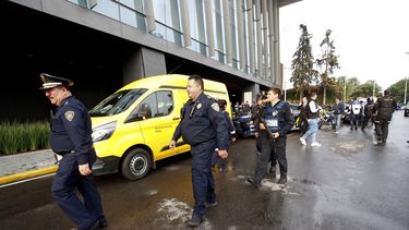 La policía arriba a un centro comercial lujoso en el sur de Ciudad de México, 24 de julio de 2019, donde una mujer disfrazada con peluca rubia asesinó a dos israelíes.