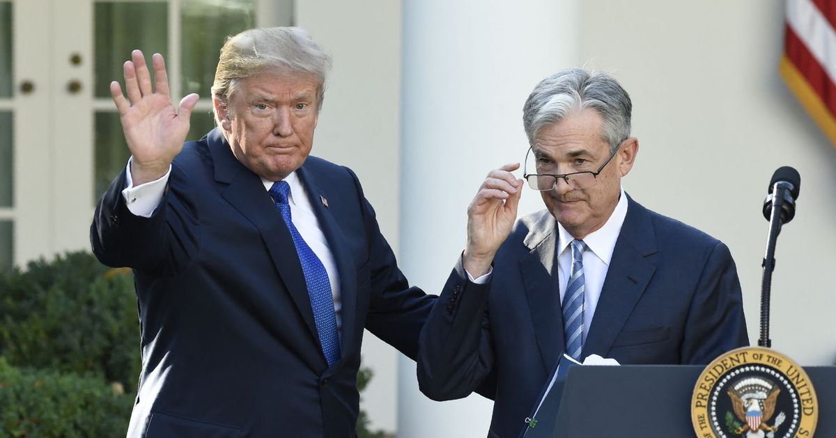 ¿Qué tipo de salvavidas sostiene al presidente de la Reserva Federal?