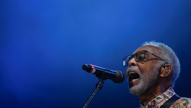 Esta foto de archivo tomada el 5 de septiembre de 2022 muestra al cantante y compositor brasileño Gilberto Gil mientras actúa en el escenario principal del festival de música Rock in Rio en el Parque Olímpico de Río de Janeiro, Brasil.