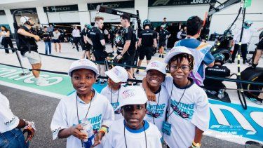 Los estudiantes de las escuelas de Miami Gardens y alrededores disfrutaron de una experiencia única en el campus del Hard Rock Stadium.