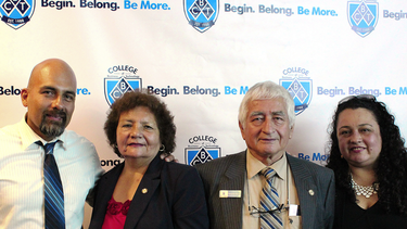 La familia Llerena fundó hace treinta años CBT College, una escuela para la formación profesional.&nbsp; 