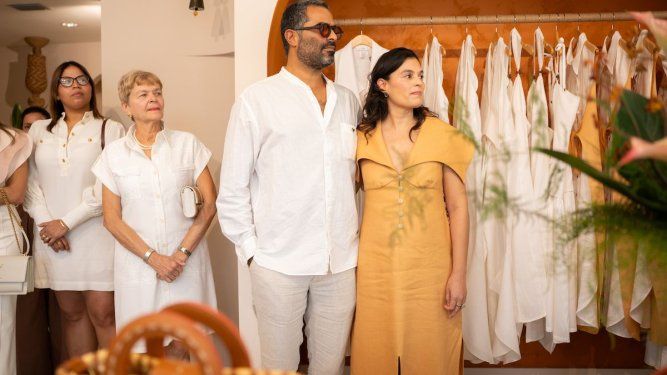 Dorixis McComas y Vivian Perezmell, junto a Luis Carlos y Carla Quiñónez Polanco.