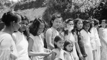 Niñas chinas y malayas reclutadas por la fuerza en Penang por los militares para trabajar como mujeres de consuelo para las tropas. Foto: No. 9 Army Film and Photo Section, Army Film and Photographic Unit. Lemon A E (Sergeant).