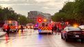 Equipos de paramédicos están desplegados en la Avenida Pennsylvania entre la Casa Blanca y el Lafayette Park el 4 de agosto del 2022 en Washington. 