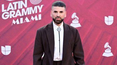 El presentador de televisión español Jomari Goyso asiste a la 25.ª Entrega Anual de los Premios Grammy Latinos en el Kaseya Center de Miami, Florida, el 14 de noviembre de 2024.