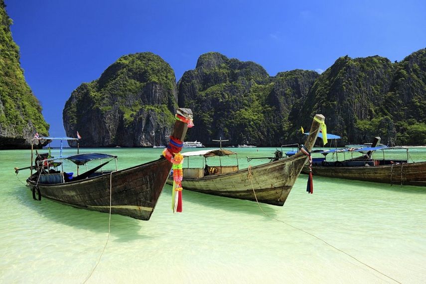 En la playa Patong en Phuket, Tailandia, un viaje en bote puede costar 30 dólares ida y vuelta.&nbsp;
