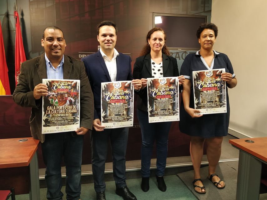 La cita, organizada por la Asociaci&oacute;n de Amigos de Cuba, fue presentada en una rueda de prensa en la que particip&oacute; adem&aacute;s el diputado provincial de&nbsp;Cultura, Miguel Zamora, y la concejala de&nbsp;Cultura&nbsp;en el Ayuntamiento, Teresa Garc&iacute;a.