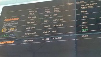 NOTICIA DE VENEZUELA  - Página 17 Pantallas-del-aeropuerto-internacional-maiquetia-venezuela-palabras-contra-del-dictador-nicolas-maduro
