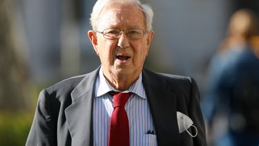 El exembajador de España en Venezuela Raúl Morodo a su llegada a la Audiencia Nacional para declarar como imputado por el dinero que él y su entorno habrían recibido de la petrolera venezolana PDVSA.