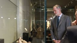 El rey Felipe VI visita este lunes la exposición La mitad del mundo. La mujer en el México indígena que se exhibe en el Museo Arqueológico Nacional (MAN), en Madrid. &nbsp;
