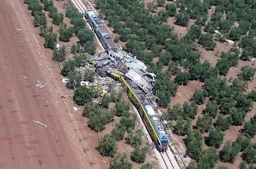 Imagen aérea del accidente entre los dos trenes en Italia. (EFE)