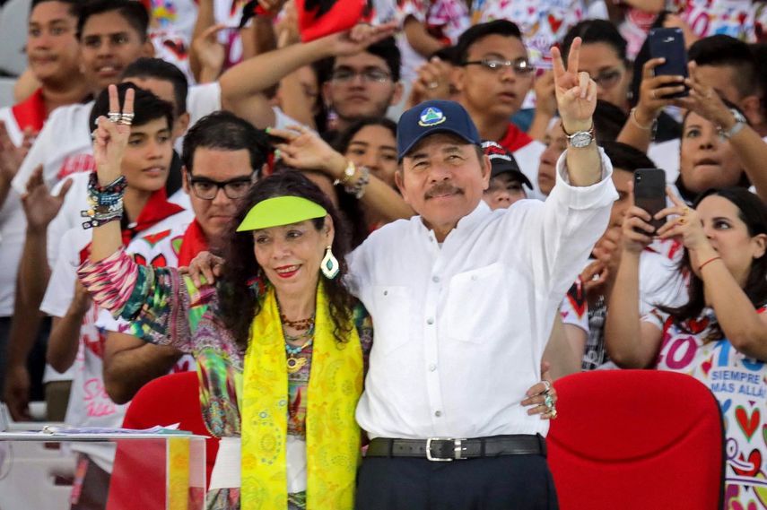 Daniel Ortega y Rosario Murillo durante un evento político en Nicaragua, en el que conmemoran un aniversario de la llamada revolución sandinista, en julio de 2019.