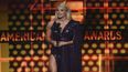 Carrie Underwood presenta la actuación de Christina Aguilera y A Great Big World en la ceremonia de los American Music Awards el 24 de noviembre de 2019 en Los Angeles. Underwood actuará en la ceremonia de los Latin AMAs.&nbsp;