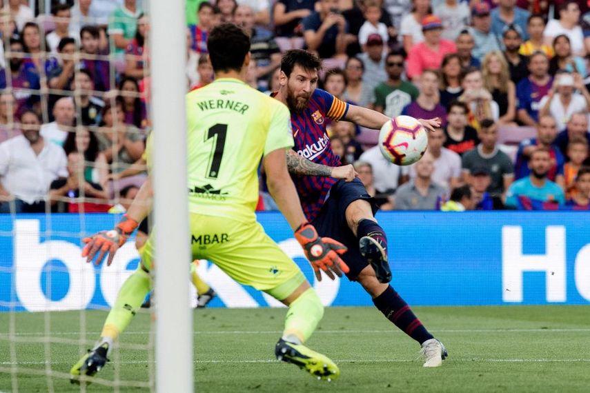 Messi llegó a cuatro goles en este comienzo de temporada, igualando a Karim Benzema.