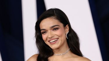La homenajeada Rachel Zegler asiste a la gala Glamour Women of the Year en The Plaza el 4 de noviembre de 2025 en la ciudad de Nueva York.