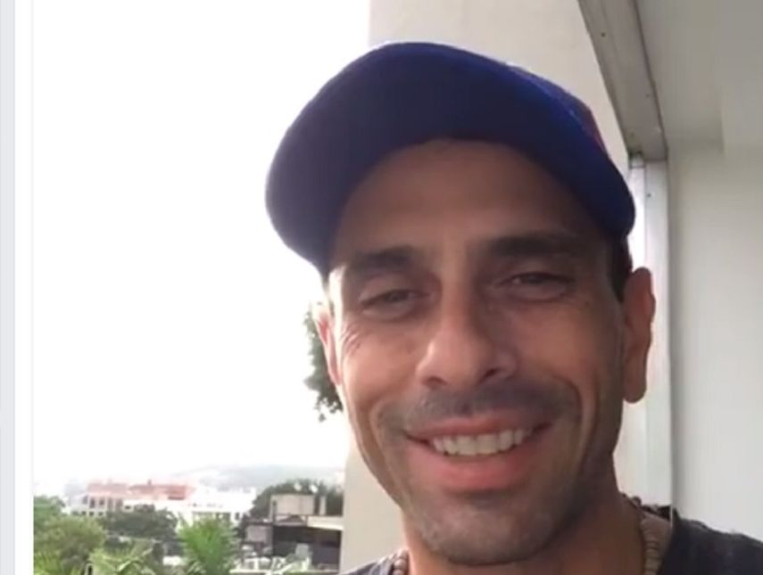 Capriles envió un mensaje de entusiasmo a todos los miembros de mesa. (Captura de Pantalla Facebook)