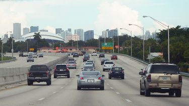 Vista parcial de la autopista 836 en Miami.