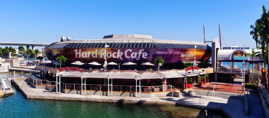 El restaurante fue sancionado por violar 12 restricciones de ley.