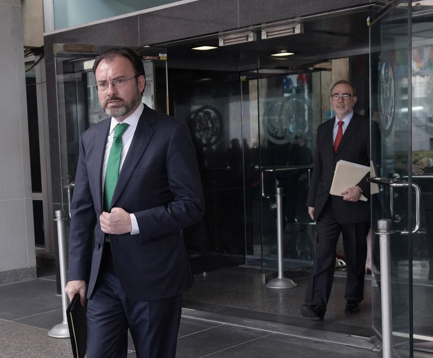 El Canciller de México, Luis Videgaray, a la salida de una reunión con su homólogo estadounidense, Rex Tillerson, este miércoles 8 de febrero de 2017, en el Departamento de Estado en Washington, EEUU.