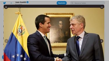 El presidente encargado de Venezuela, Juan Guaid&oacute;, sostuvo este martes una reuni&oacute;n en la sede del Parlamento con el embajador de Alemania, Daniel Kriener.